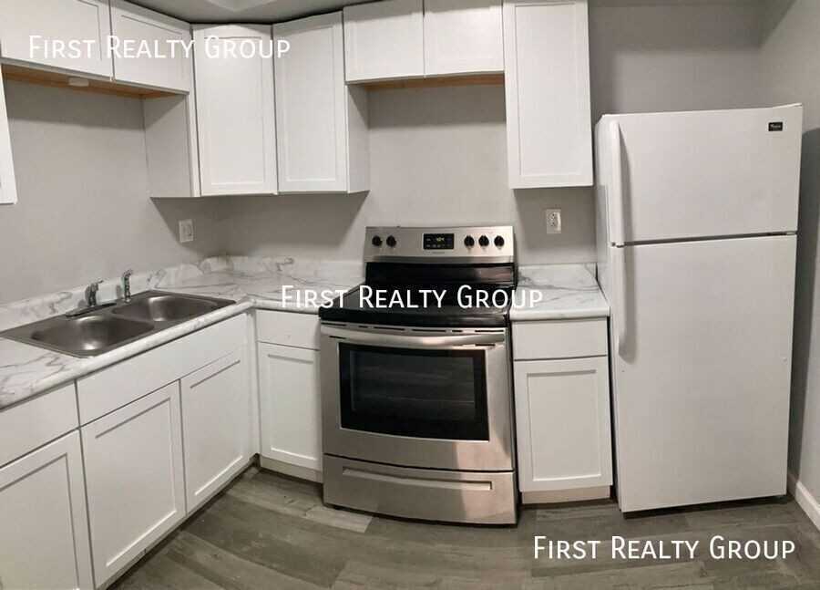 305 N Broadway St #3 - Photo 2 of 7