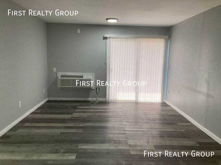 305 N Broadway St #3 - Photo 4 of 7