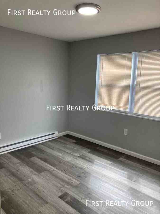 305 N Broadway St #3 - Photo 5 of 7