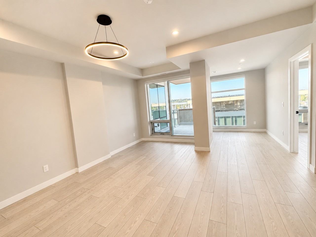 110 18a St Nw - Photo 4 of 30