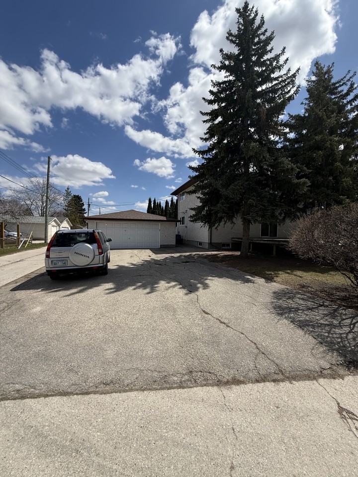 605 Dallenlea Ave - Photo 4 of 27