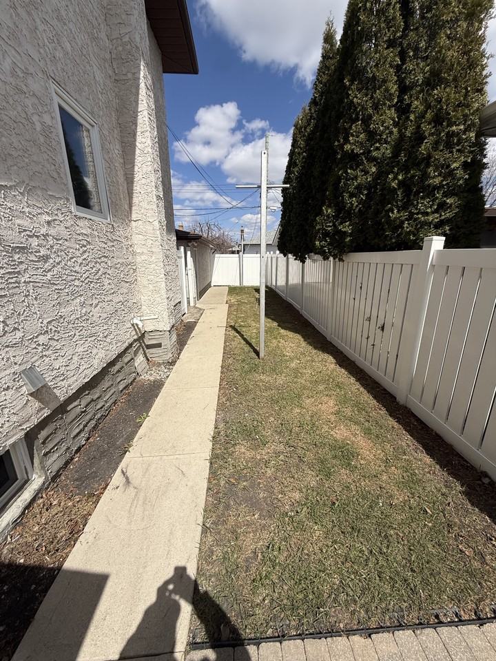 605 Dallenlea Ave - Photo 5 of 27