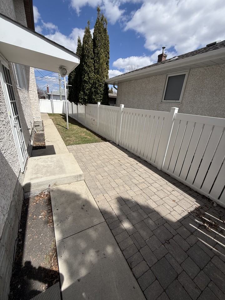 605 Dallenlea Ave - Photo 6 of 27