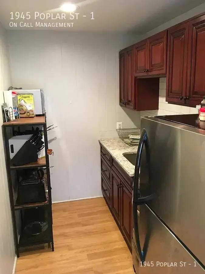 1945 Poplar St #1 - Photo 3 of 17