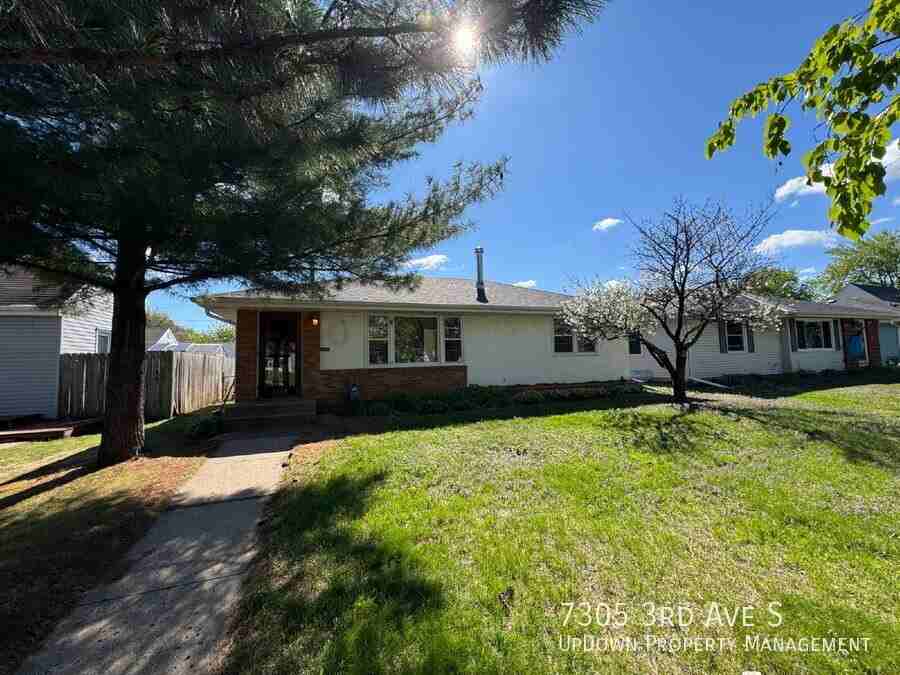 7305 3rd Ave S - Photo 2 of 40