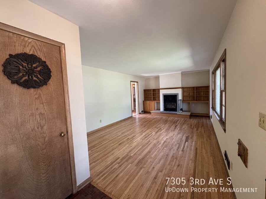 7305 3rd Ave S - Photo 3 of 40