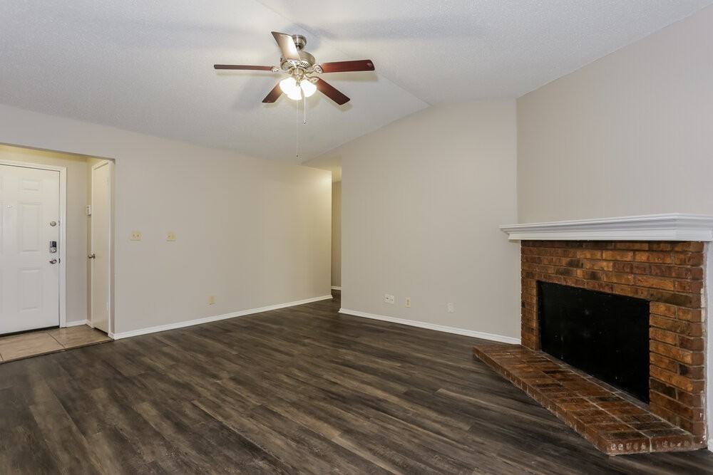 8120 Camelot Rd - Photo 3 of 19