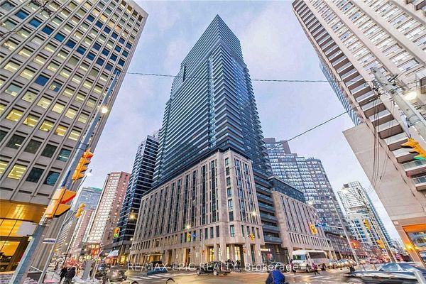 955 Bay St - Photo 3 of 13
