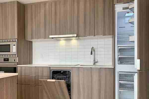 955 Bay St - Photo 2 of 13