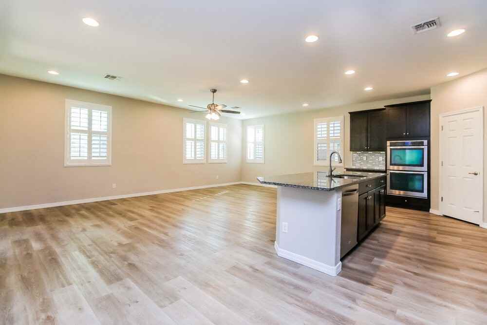 5637 E Alder Ave - Photo 4 of 17