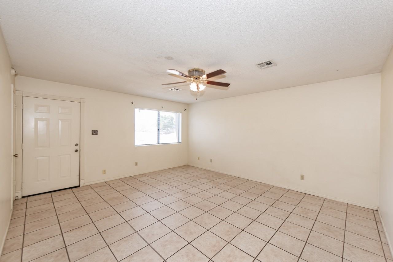 4598 W 18th Ln - Photo 2 of 23