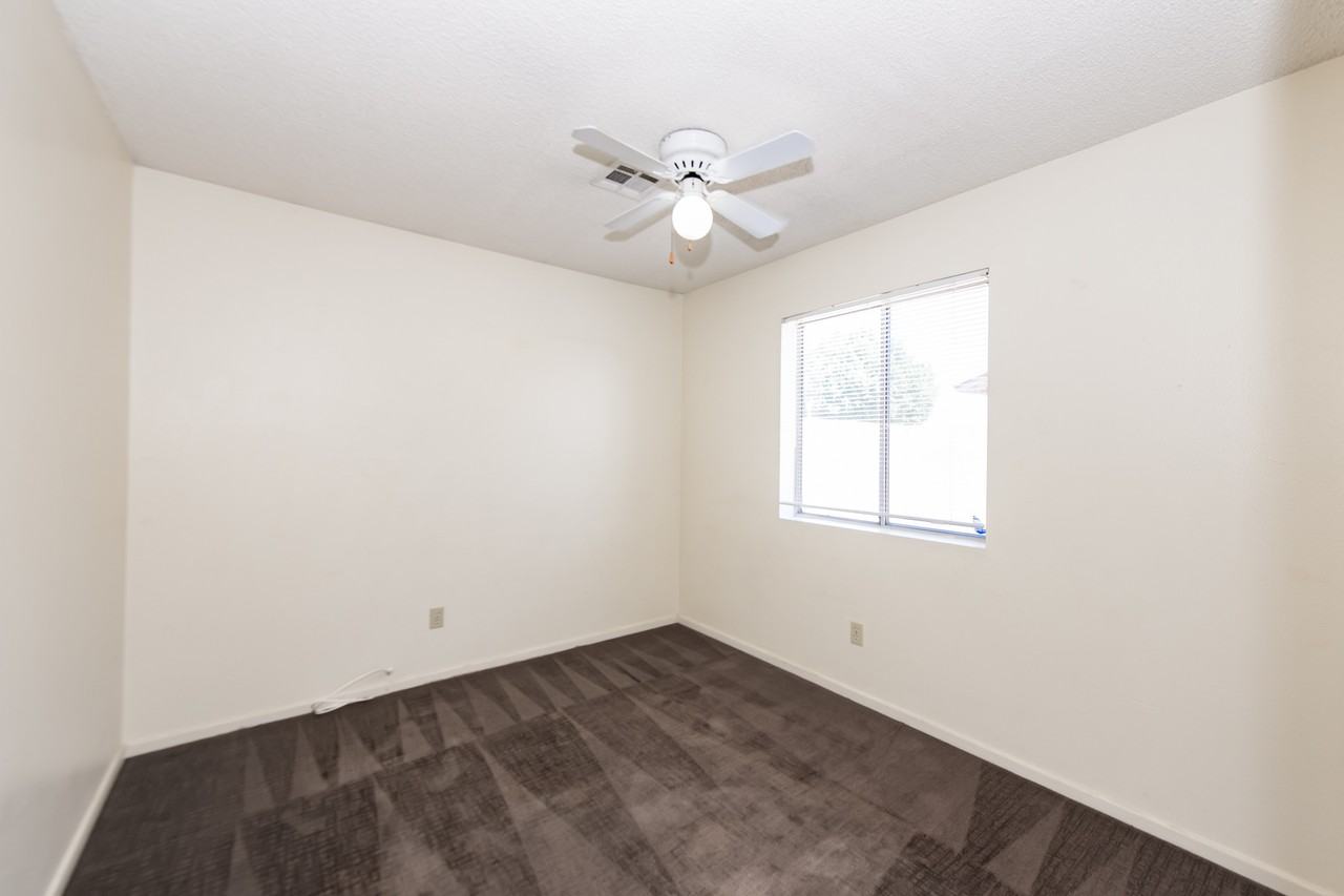 4598 W 18th Ln - Photo 5 of 23