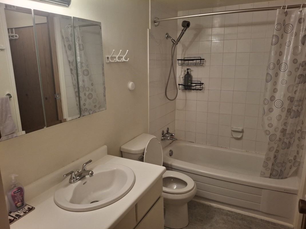 9847 Manchester Drive #116 - Photo 5 of 8