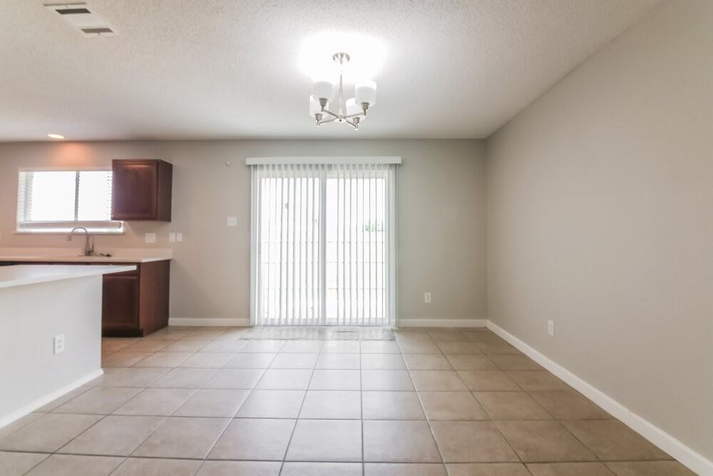 10769 Braemoor Dr - Photo 6 of 16