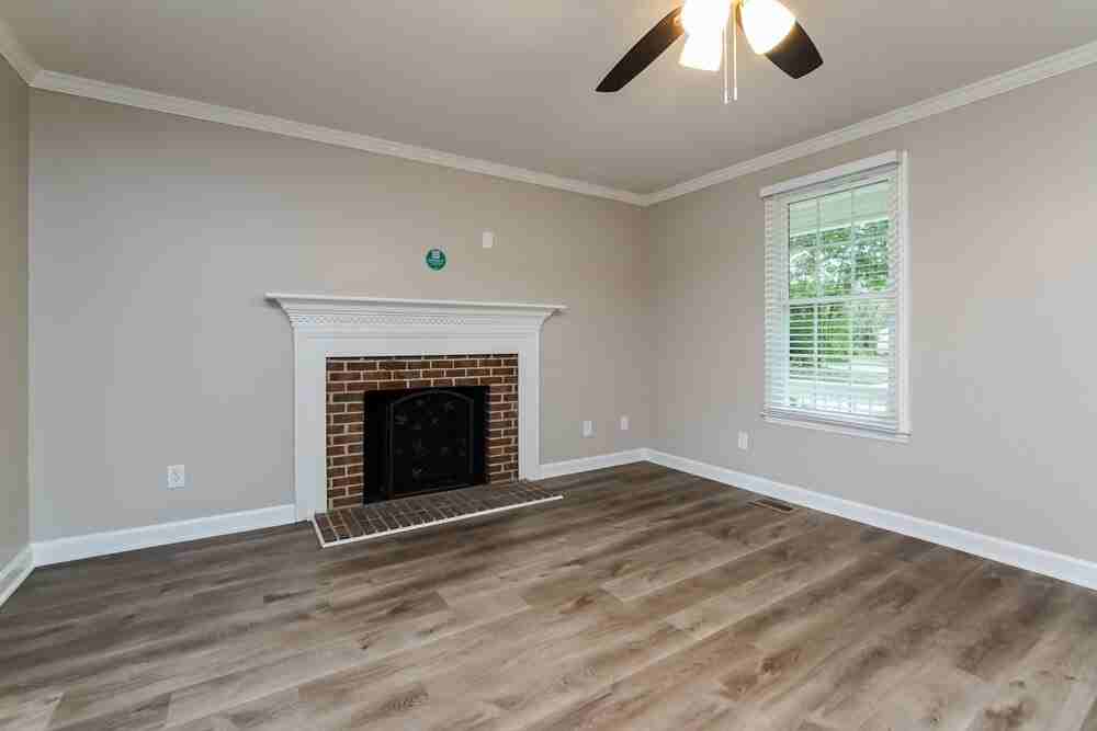 925 Fairlong Rd - Photo 6 of 18