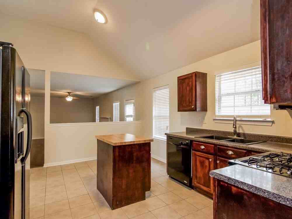 4710 Millenium View Ct - Photo 6 of 15