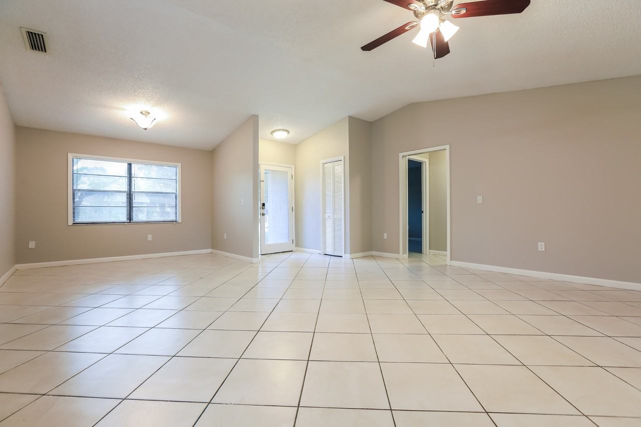 2473 Guthrie Cir - Photo 5 of 19