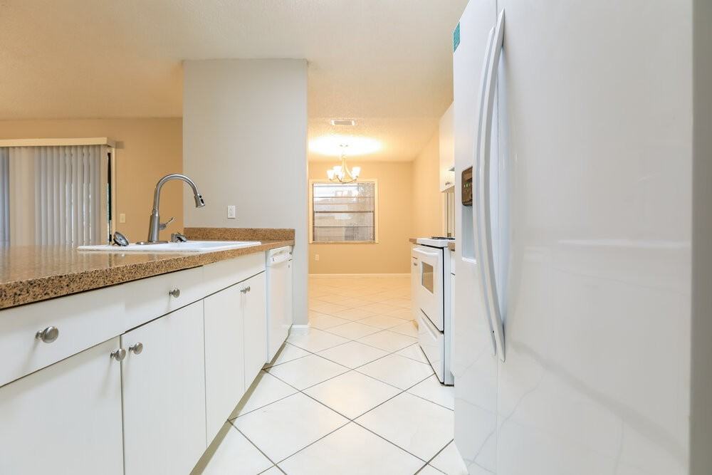 2473 Guthrie Cir - Photo 7 of 19