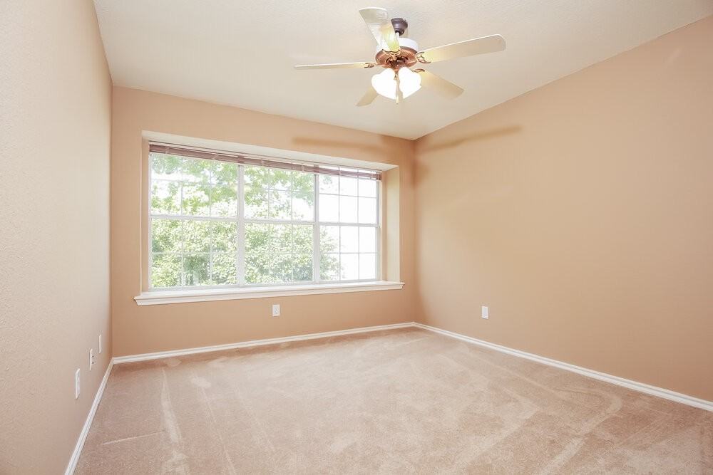 3011 Renaissance Dr - Photo 6 of 15