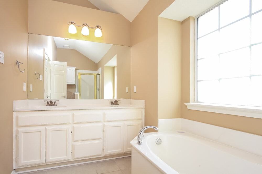 3011 Renaissance Dr - Photo 7 of 15