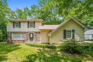 featured image of 1700 Serene Dr