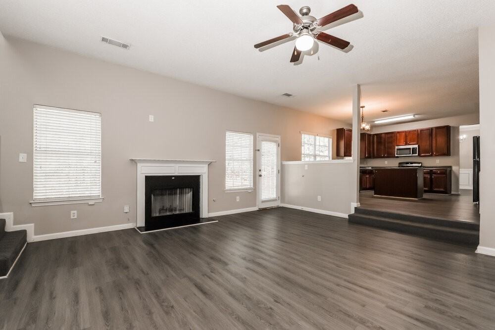 542 Vaughan Dr - Photo 5 of 17