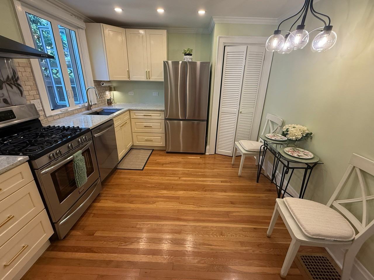 3871 Beech St - Photo 6 of 18