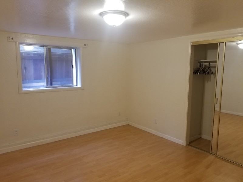 906 Central Ave #A - Photo 3 of 4