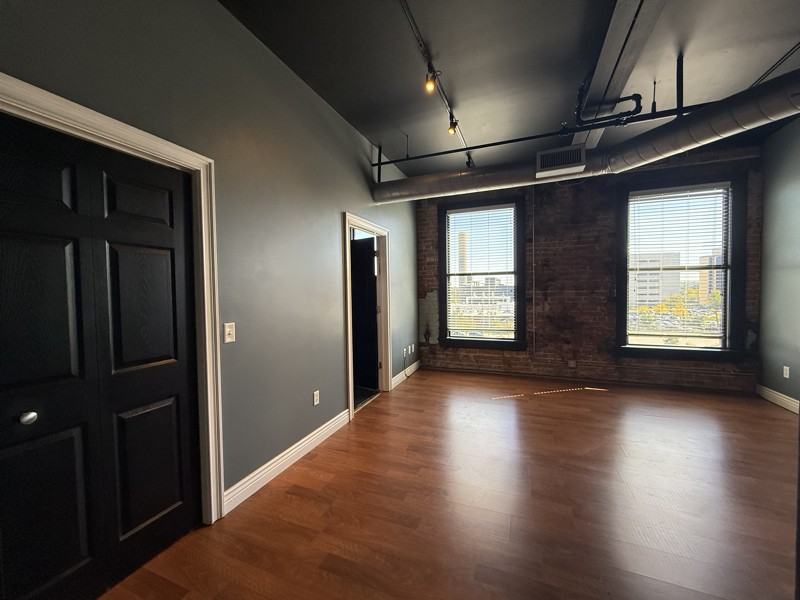 310 E Michigan Ave #404 - Photo 7 of 18
