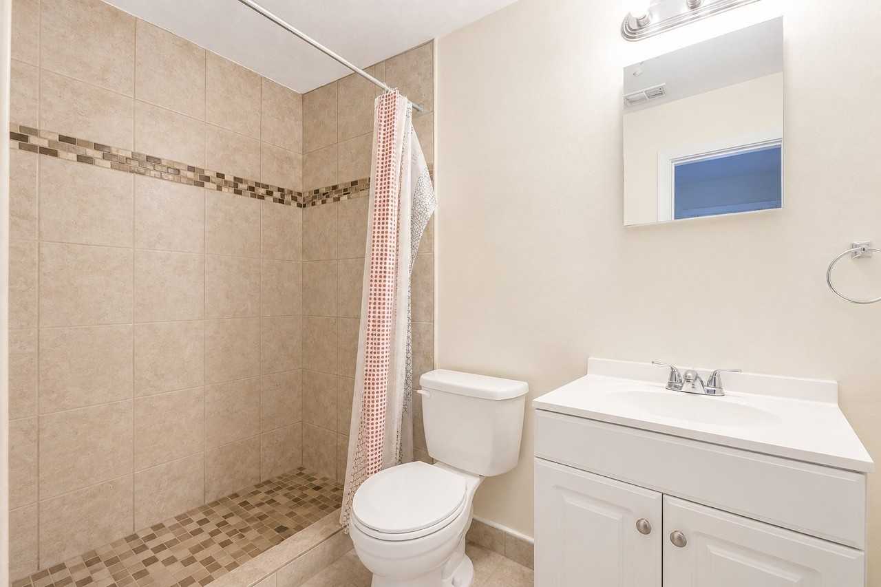 310 Charles St #3 - Photo 6 of 9