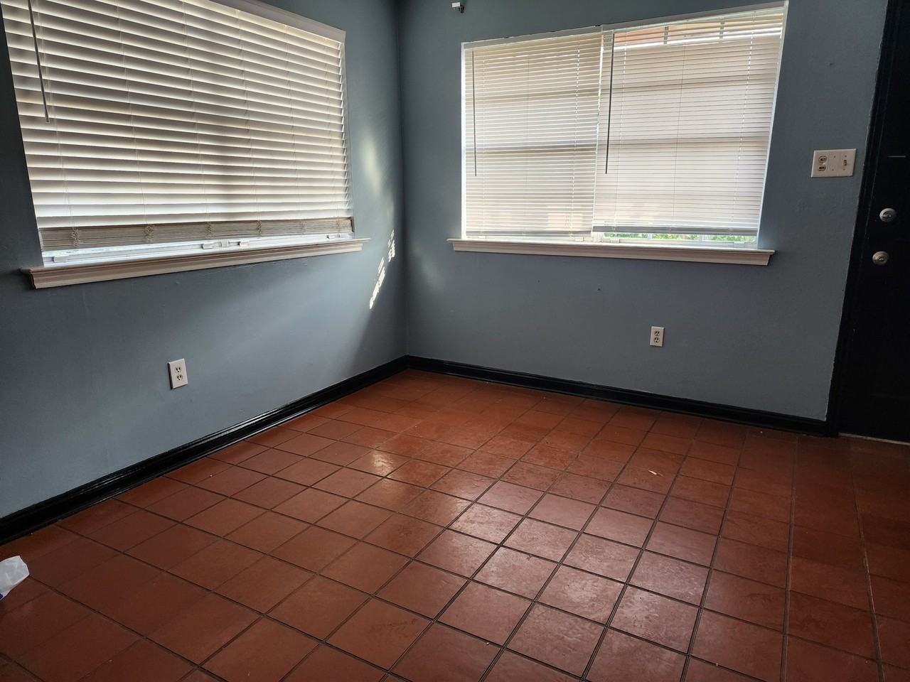 137 18th St Rear - Photo 3 of 9