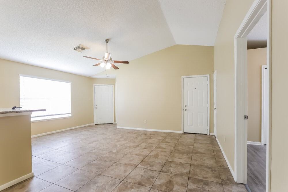 7706 Ellis Dr - Photo 3 of 20