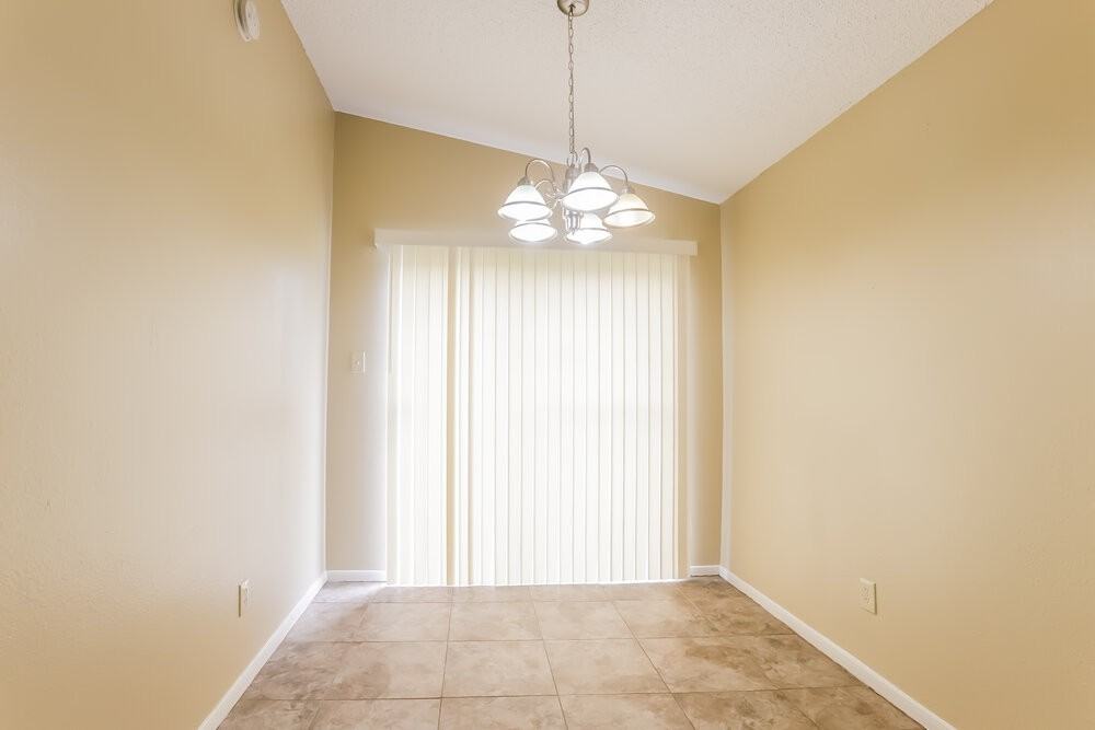 7706 Ellis Dr - Photo 4 of 20