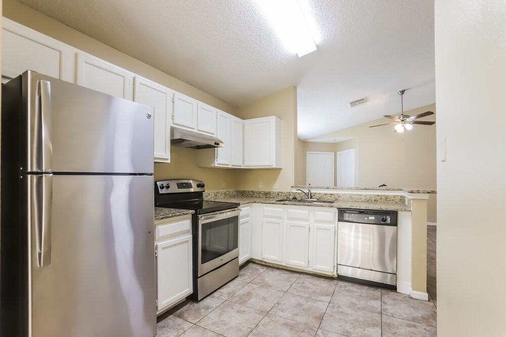 7706 Ellis Dr - Photo 5 of 20