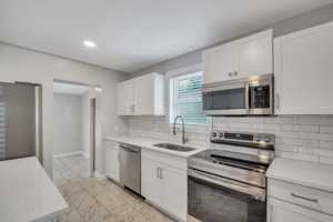 featured image of 415 E 65th St