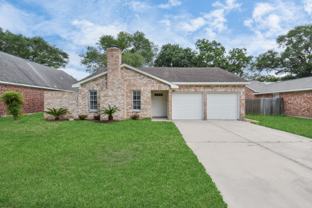 22206 Elsinore Dr - Photo 1 of 1