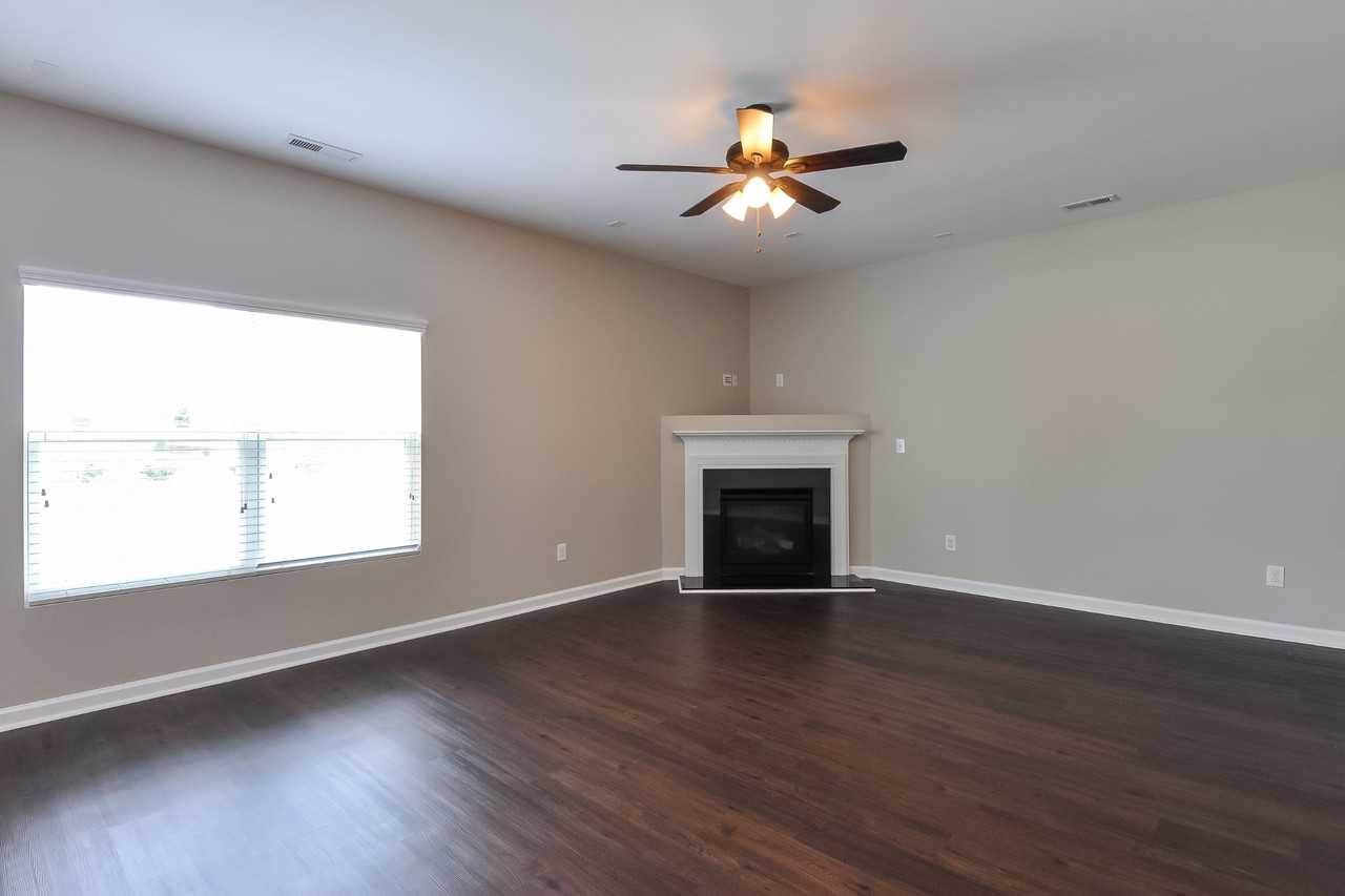 3701 Amistad Ln - Photo 4 of 17