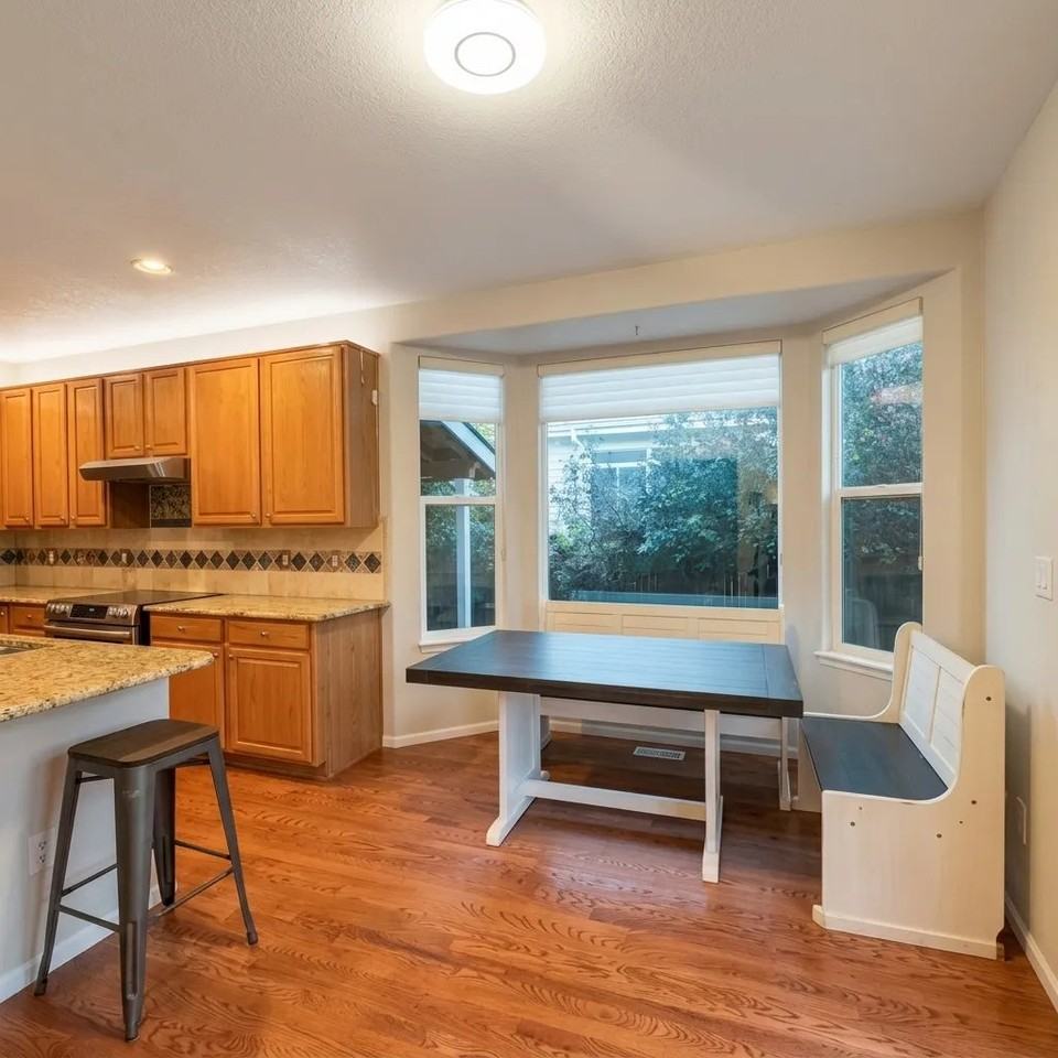 1202 E 100th Pl #LOFT - Photo 3 of 8