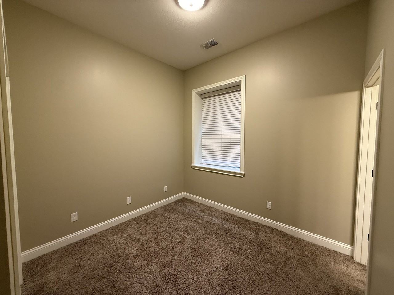 302 Pearl St #205 - Photo 3 of 8