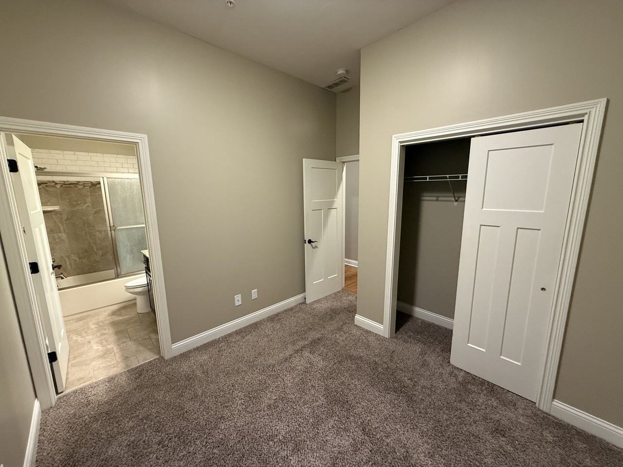 302 Pearl St #205 - Photo 4 of 8