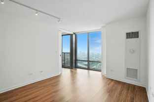531 N Kingsbury St - Photo 1 of 1