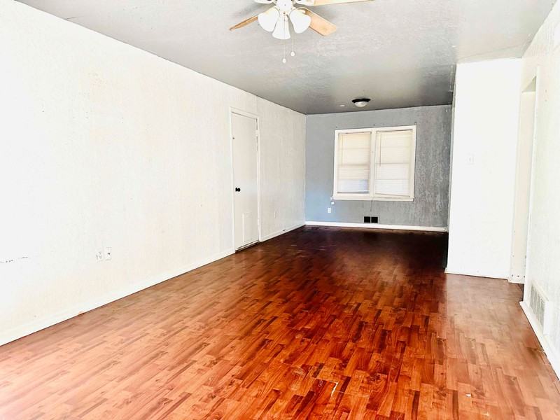 1211 Nw Logan Ave - Photo 3 of 14