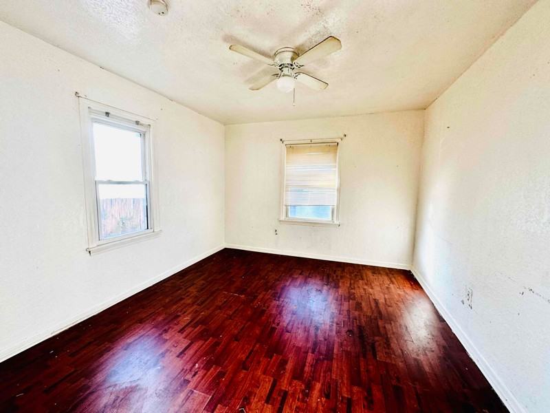 1211 Nw Logan Ave - Photo 5 of 14