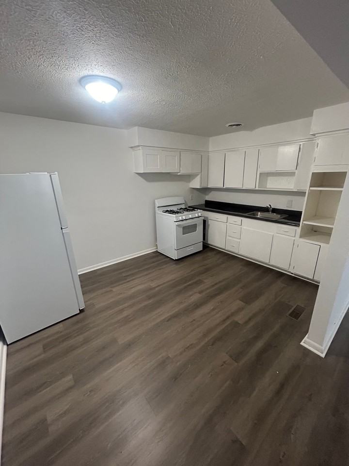 33100 Aurora Rd #5 - Photo 3 of 9