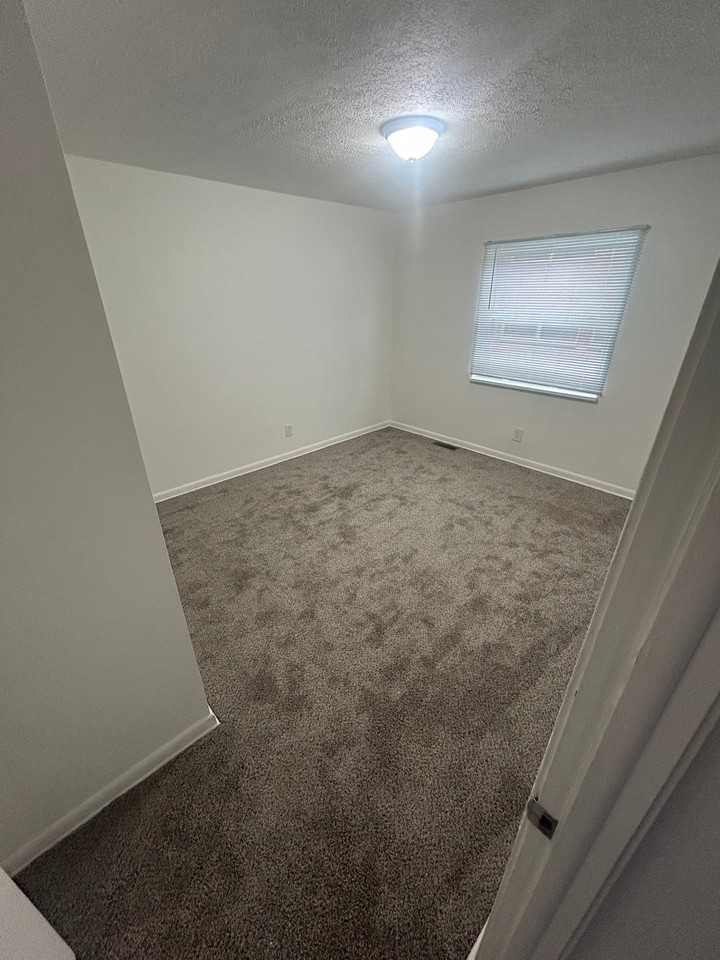 33100 Aurora Rd #5 - Photo 6 of 9