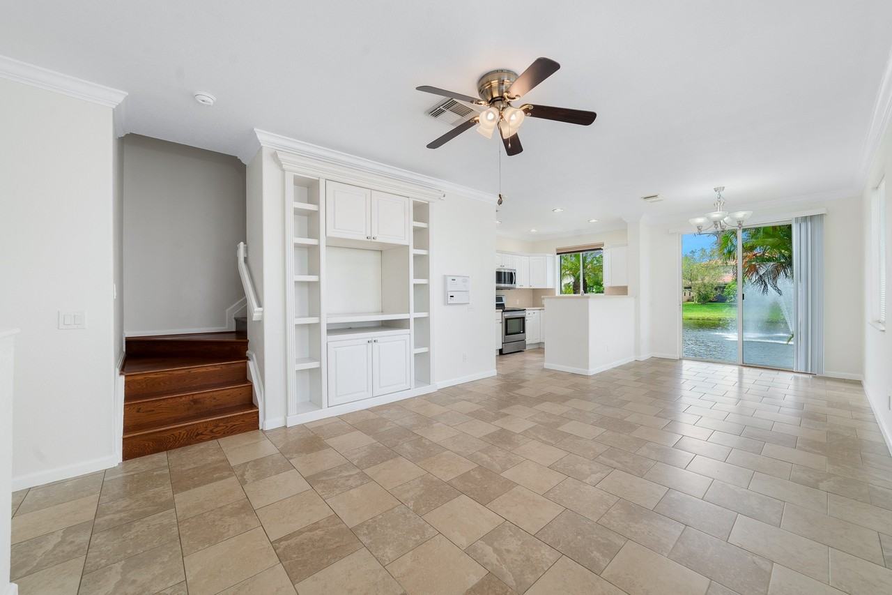 3057 Laurel Ridge Cir - Photo 4 of 23