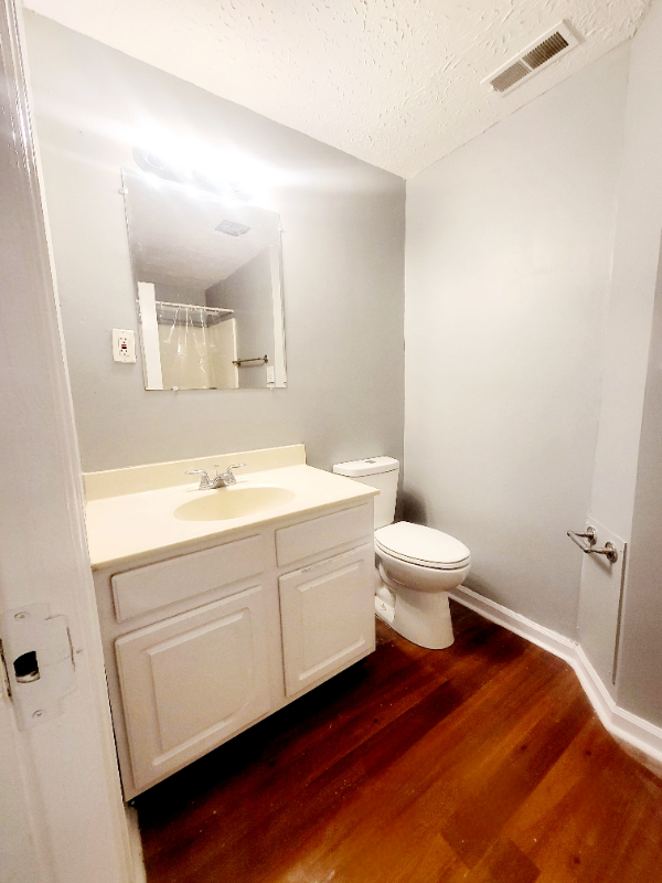 2257 Benninghofen Ave - Photo 3 of 5