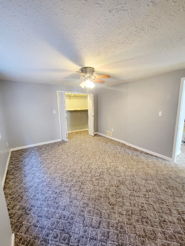 2257 Benninghofen Ave - Photo 4 of 5