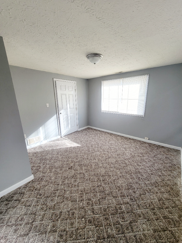 2257 Benninghofen Ave - Photo 5 of 5