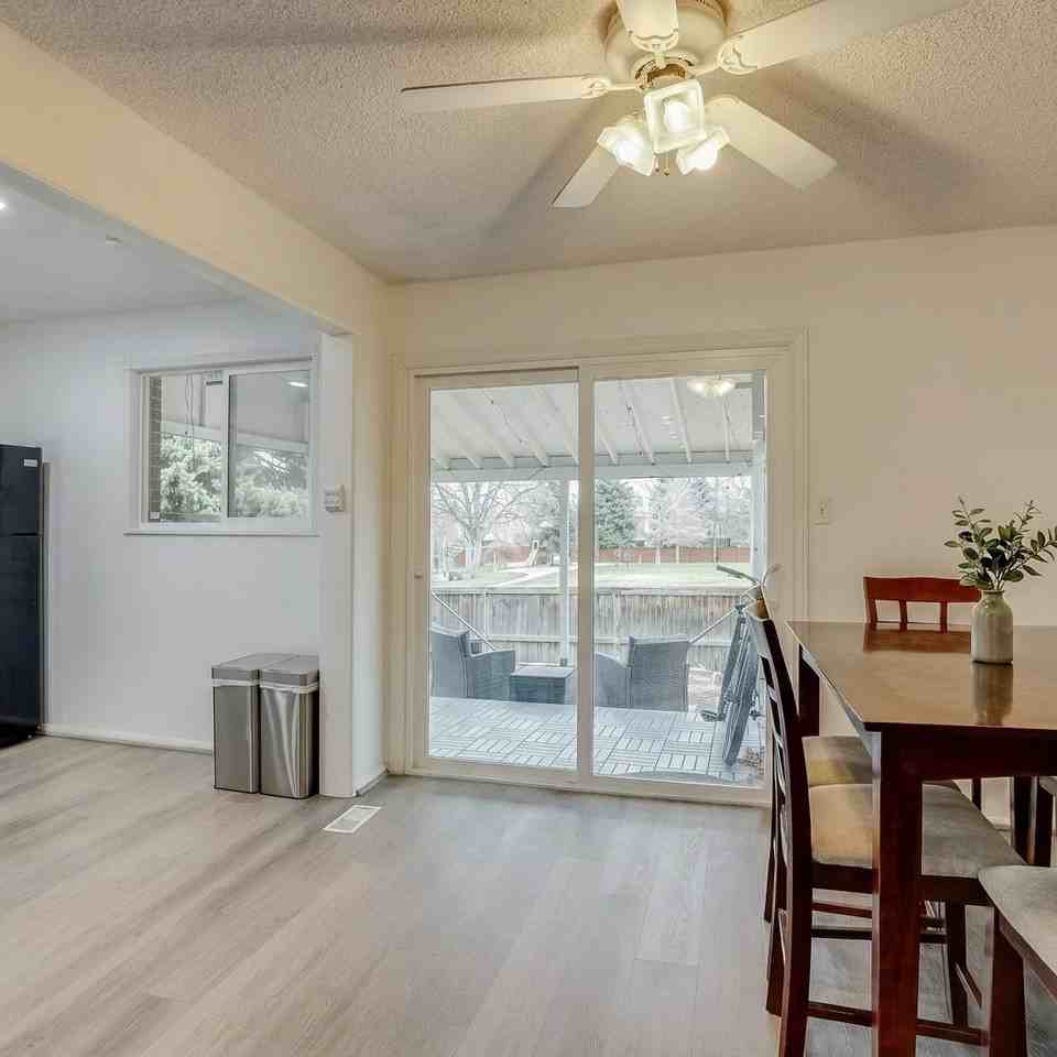 11646 Lincoln St - Photo 4 of 50